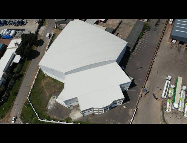 4,400M² WAREHOUSE FOR SALE IN JACOBS